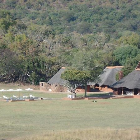 Zebras Crossing Private Game Lodge โมดิมอเลอ ภายนอก รูปภาพ