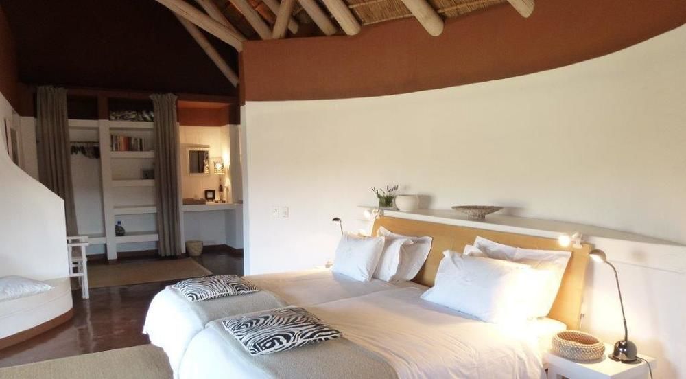 Zebras Crossing Private Game Lodge โมดิมอเลอ ภายนอก รูปภาพ
