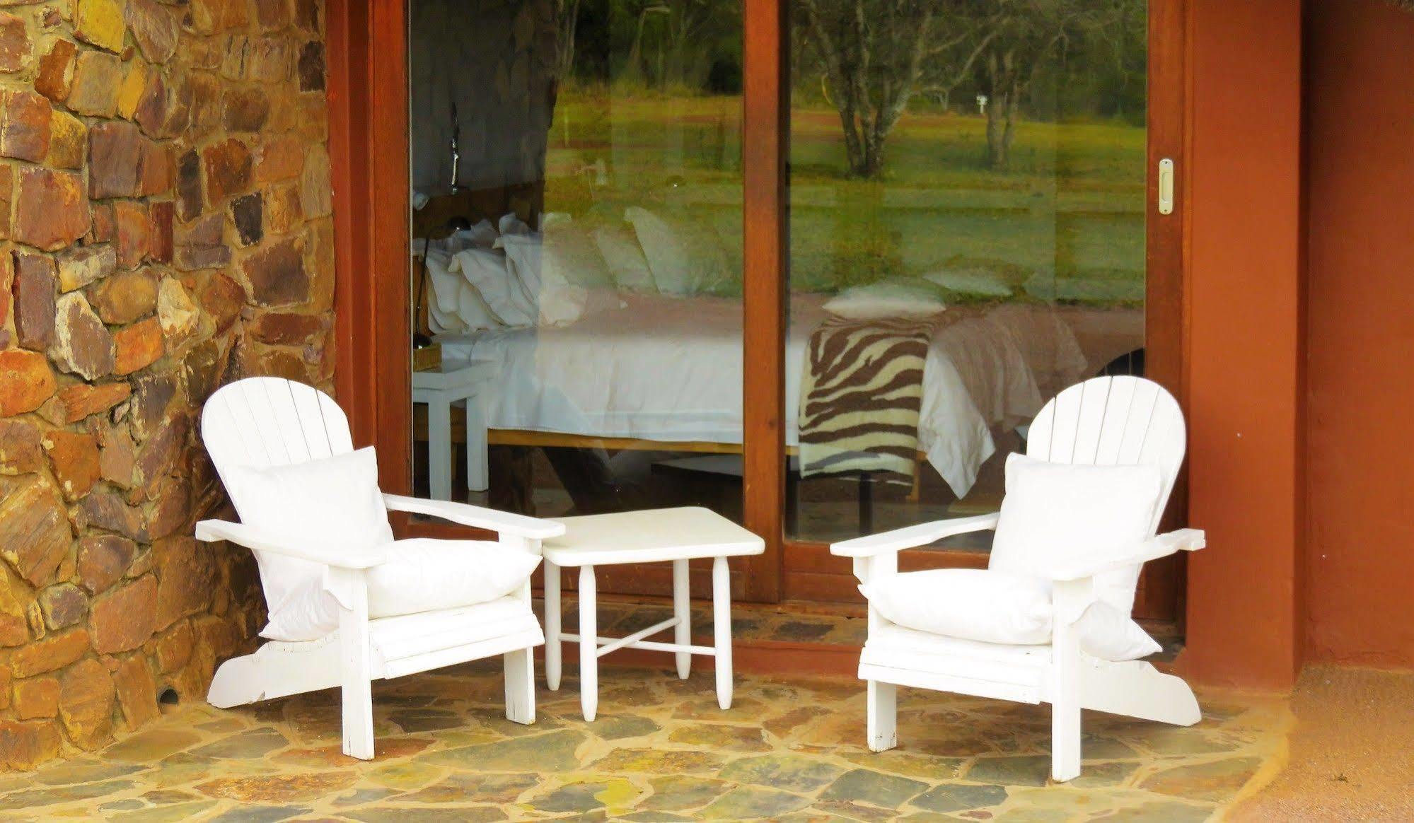 Zebras Crossing Private Game Lodge โมดิมอเลอ ภายนอก รูปภาพ
