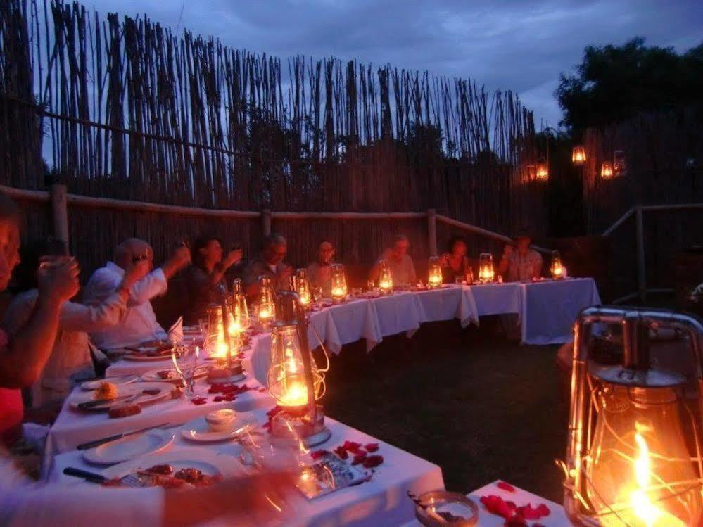 Zebras Crossing Private Game Lodge โมดิมอเลอ ภายนอก รูปภาพ