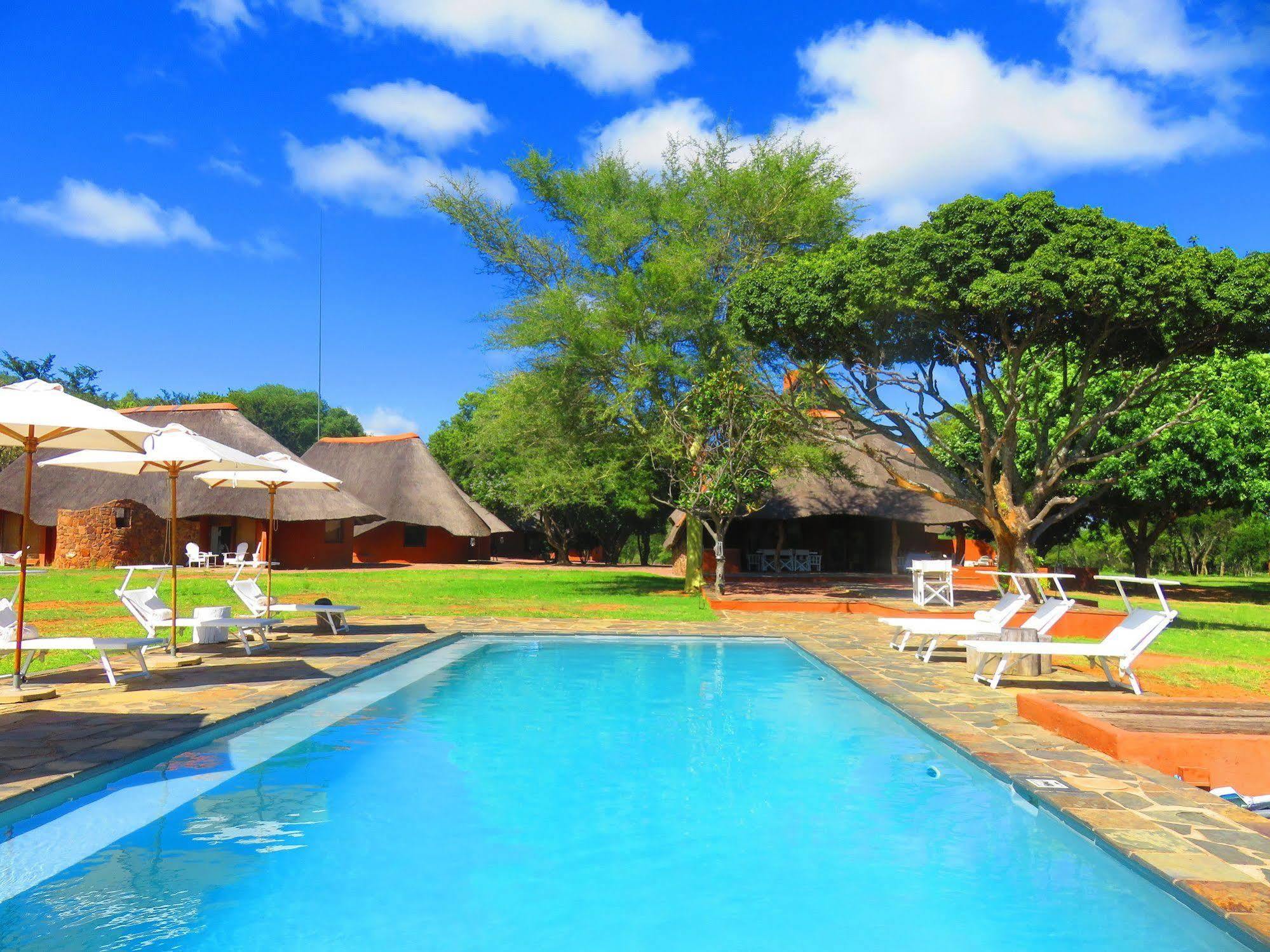 Zebras Crossing Private Game Lodge โมดิมอเลอ ภายนอก รูปภาพ